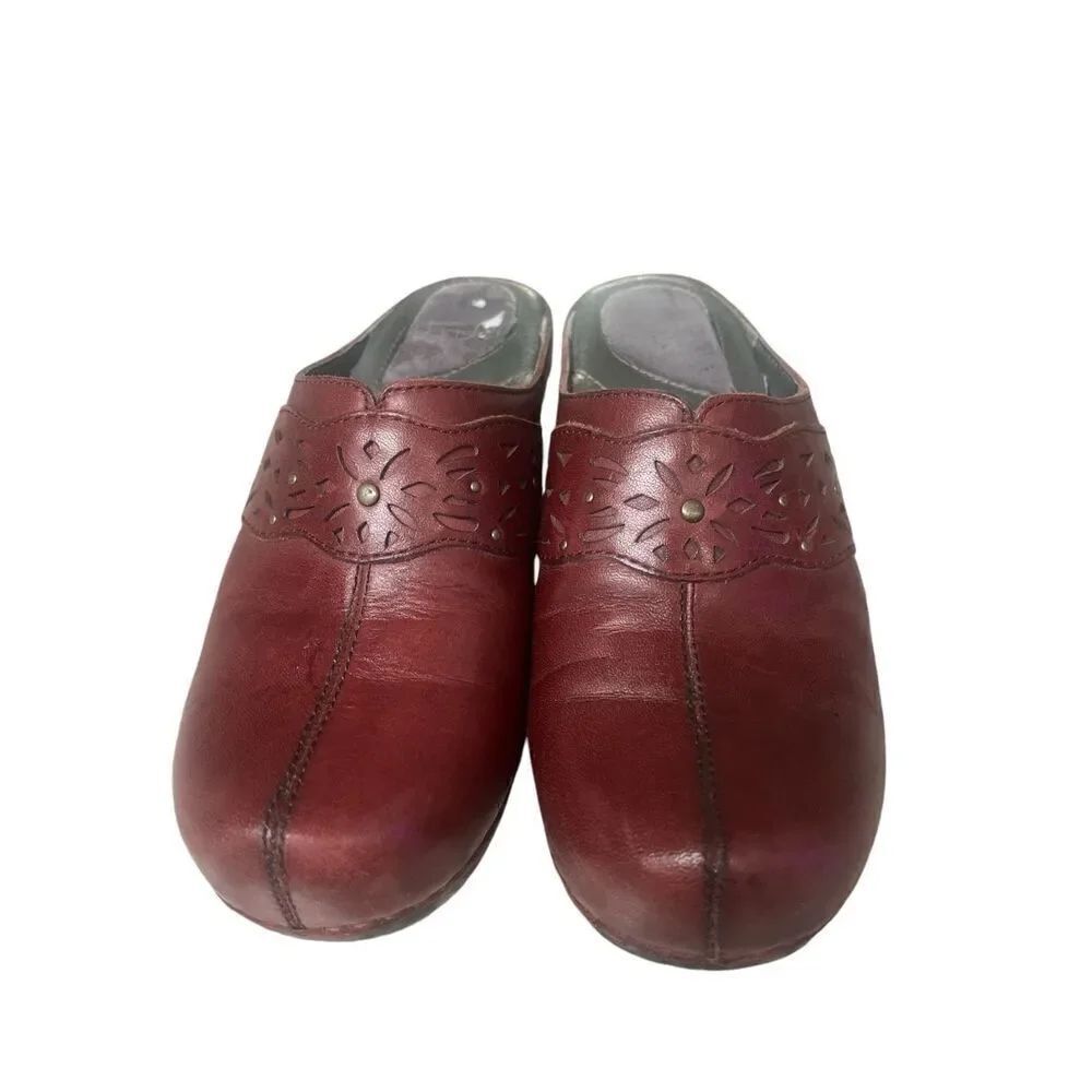Dansko Shyanne slip on clog maroon sz 39 / 8.5-9